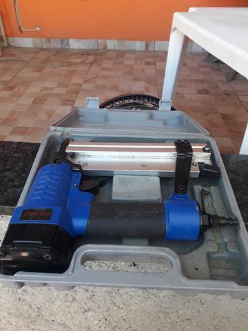 Grampeador pneumatico
