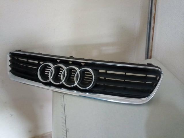 Audi A3 Grade Frontal Cromada. Negociável