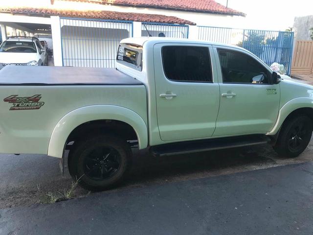 Vendo/Troco Toyota Hilux SRV - Foto 2