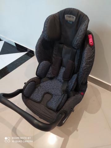 Cadeirinha semi nova