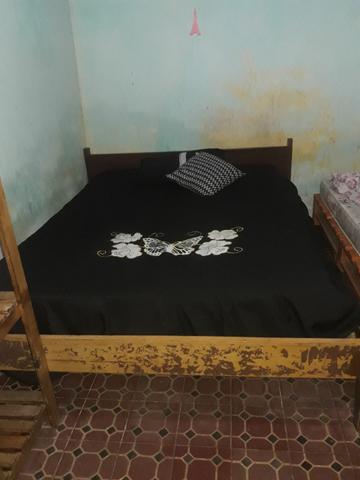 Cama queen de madeira usada - Foto 2