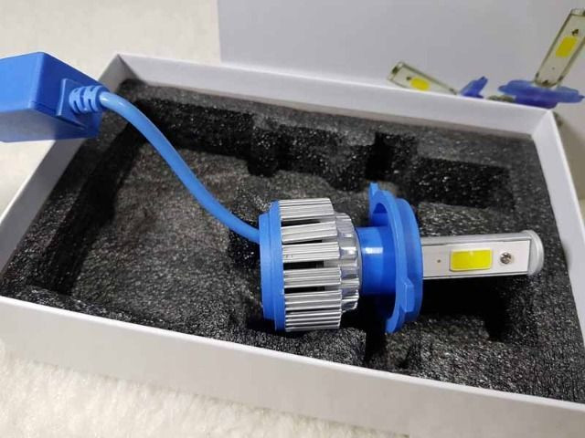 Lampada LED Farol H4 4100LM de potencia 36W com Cooler (Uma Unidade/Moto)