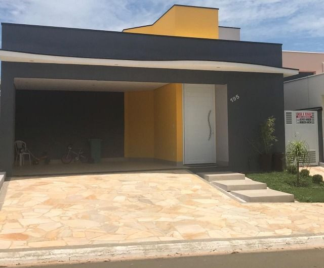 Casa térrea com 3 dormitórios sendo 1 Suite - Cond. Golden Park