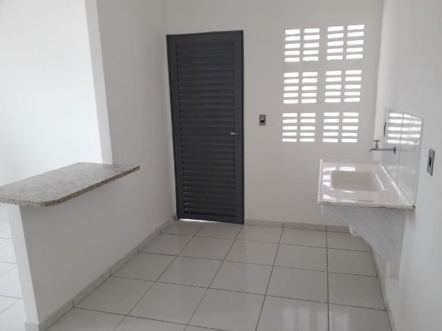 Vende-se ou troca-se por carro, uma casa nova recém construída em condomínio fechado - Foto 14