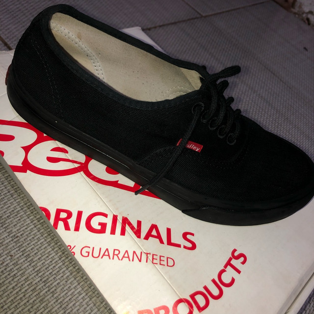 redley all black