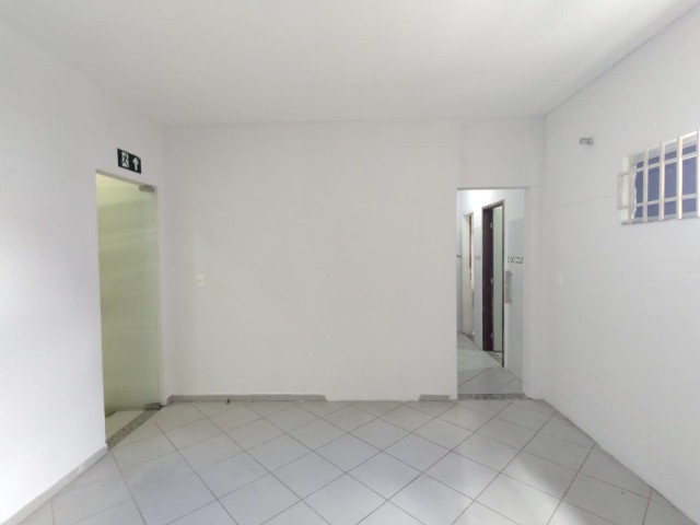 Aluguel de Sala Comercial 42m2 _  Av. ACM 913 - Pq Ipê