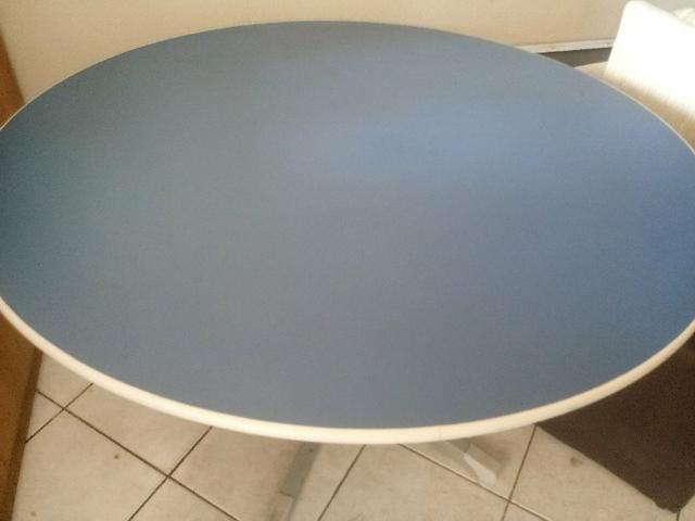 Mesa redonda para sala de Reuniões