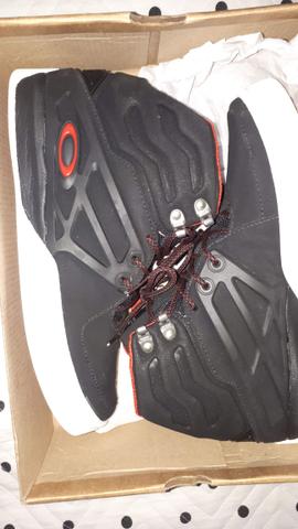 Tênis Oakley Voltage Black/Red