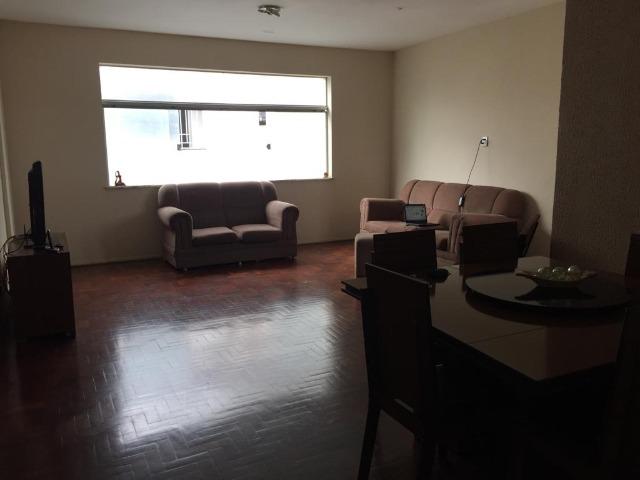 Apartamento amplo com excelente preço. Financia