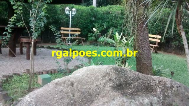 G 1423, Sítio de 2.000m² com piscina, churrasqueira próximo a Rio-Petrópolis - Foto 15