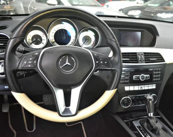Mercedes Benz C180 1.6 CGI Coupe. Preta 2012/12 - Foto 8