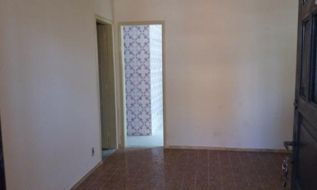 Apartamento tipo casa Olaria sala, 2 quartos,área e garagem - Foto 7