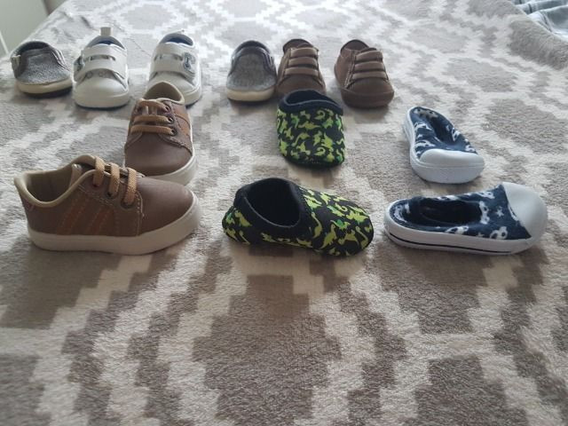 6 pares de sapatinho de bebê tamanho 15 a 17 - Foto 2