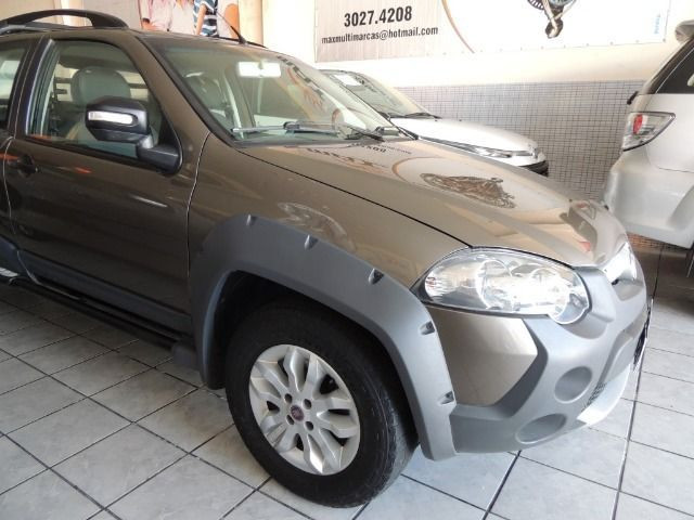 Fiat Strada Adventure 1.8 Cabine Dupla 2013/2013 - Foto 9