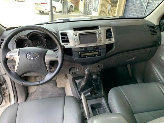 Toyota Hilux SRV 3.0 4x4 Diesel 2013 - Foto 9