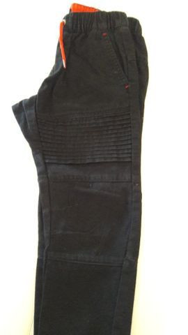 Calça Infantil Masculina Esporte - Marca DKNY - Preta tam 7 em excelente estado - Foto 4