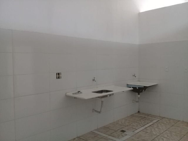 900,00 alugo salão comercial com cozinha - Foto 3
