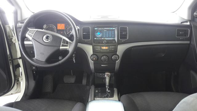 Vendo/TR Ssongyong Korando AWD Diesel 2012 Cor Branca - Foto 5