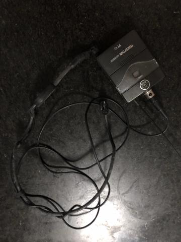Transmissor com microfone akg - sem base receptora