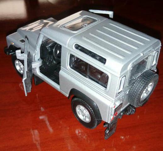 Carrinho de Metal de um Land Rover - Foto 3