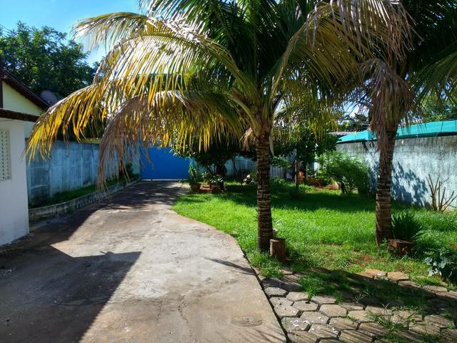 Lote 360 m2 com casa estilo barracão no fundo - Foto 2