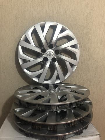 Rodas 16 com Calotas Originais Corolla