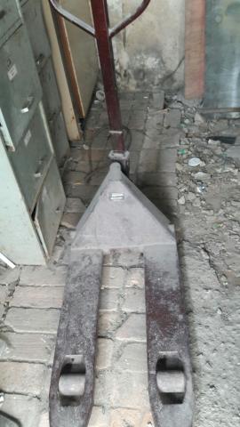 Paleteira pl 2000 $ 380.00
