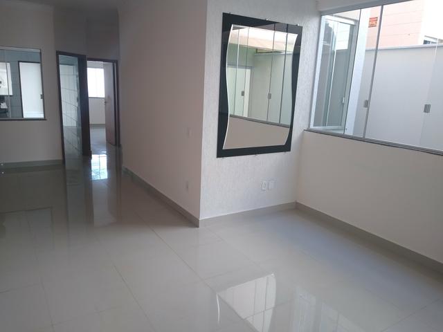 Casa com 3 quartos sendo 1 suíte, armários, prox a av t-7, financia