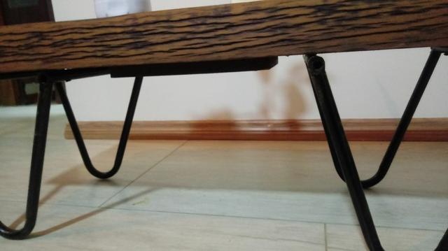 Mesa de centro feita de madeira maciça - Foto 2