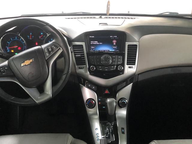 Vendo cruze ltz completo/ aceito moto de menor valor - Foto 6