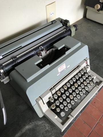 Máquina de escrever - Foto 2