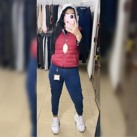 Colete com Capuz de Moletom Removível - Foto 3