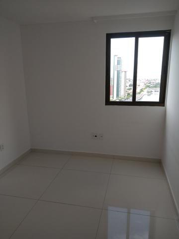 Excelência e luxo com 4 suítes + DCE, 3 vagas as margens do açude - Foto 13