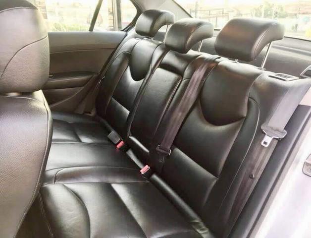 Peugeot 408 - ano 2011 - Foto 8