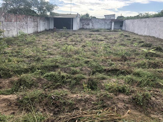 Vendo terreno com galpão
