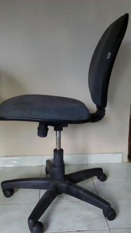 Cadeira de escritório - Foto 2