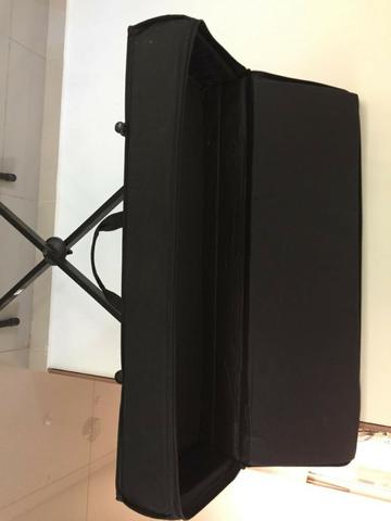 Em Unaí - Case e suporte para teclado musical