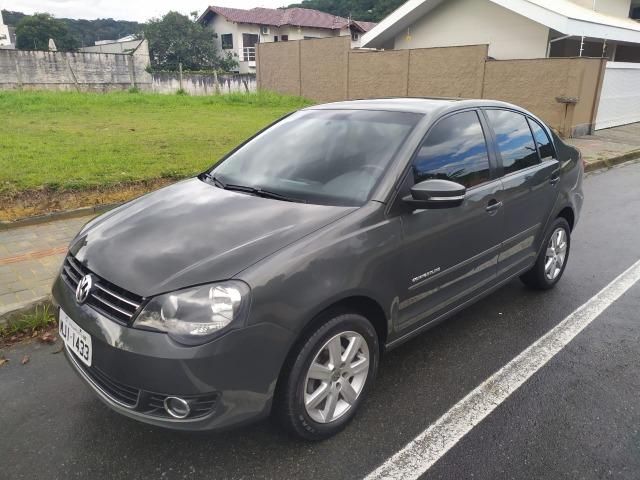 Volkswagen Polo Sedan 1.6 Comfortline 2013