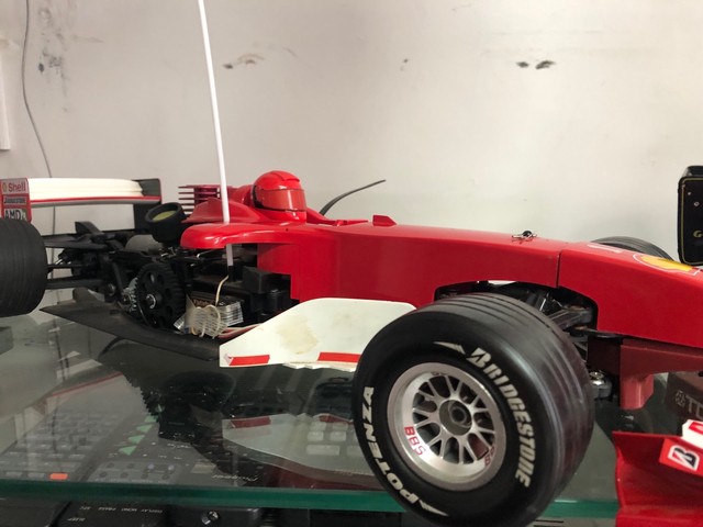 Automodelo Ferrari F2004 combustão  - Foto 4