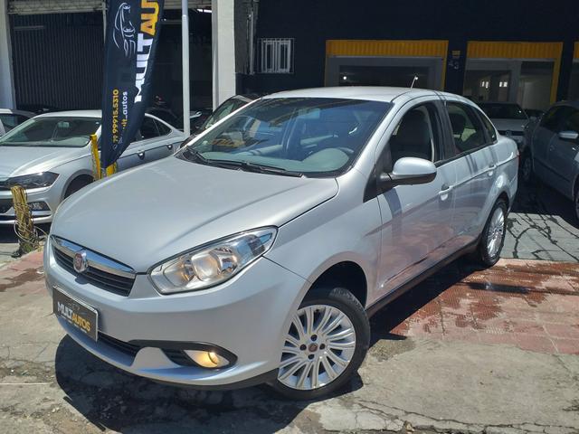 Grand Siena 1.6 essence 2014 o mais Novo de Sergipe