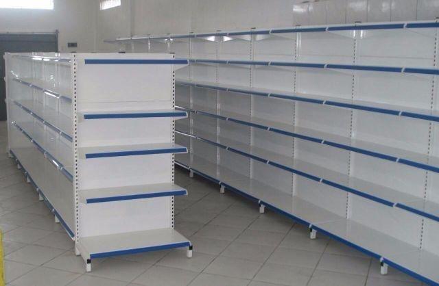 Vendo gôndolas de supermercado