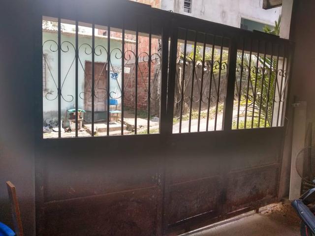 Portão de garagem com porta de 3m por 2,15 de altura - Foto 2