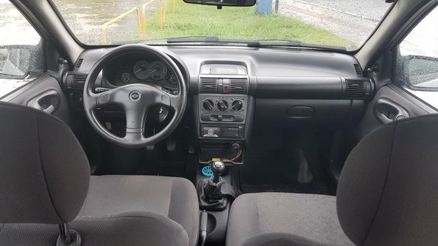 Corsa Classic 1.0 2005 - Foto 2