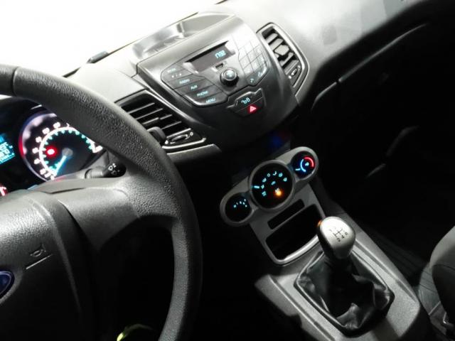 Ford New Fiesta Hatch SE 1.6 - Foto 12
