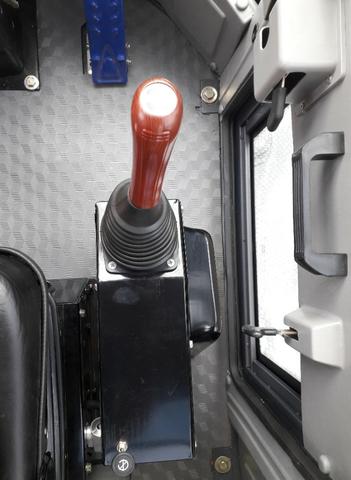 Pá Carregadeira 1500kg C/Joystick 0KM - Pronta Entrega - Foto 3