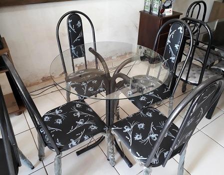 Preço Bom Demais Lindo Conjunto de Mesa Tampo de Vidro(Redondo)Nova 499,00 - Foto 2