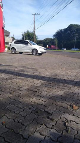 Polo Hatch 2010 impecável