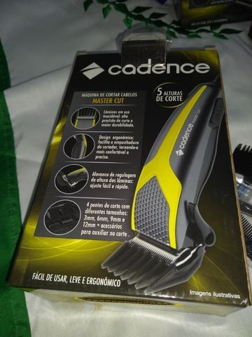 Máquina de Cortar Cabelo/Aparar barba/bigode Master Cut Cadence (nova)