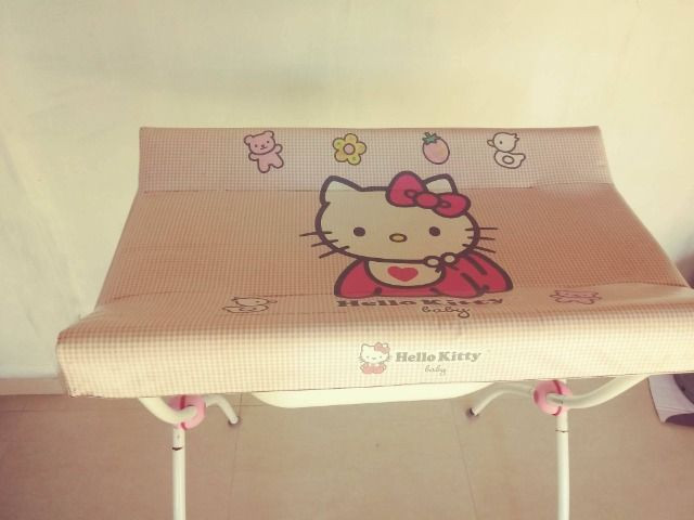 Banheira com trocador Hello Kitty