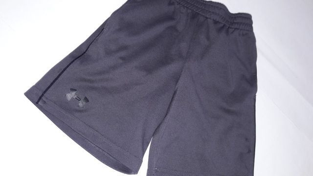 Short Infantil Marca Under Armour Tam5 - Cinza - semi novo